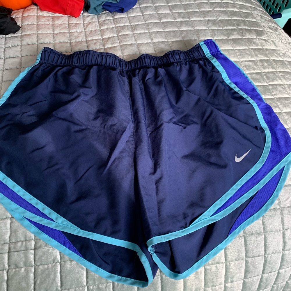 Women’s XL Nike Tempo Shorts